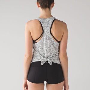Lululemon Tie It Up Singlet
Tiger Space Dye‎ Black White